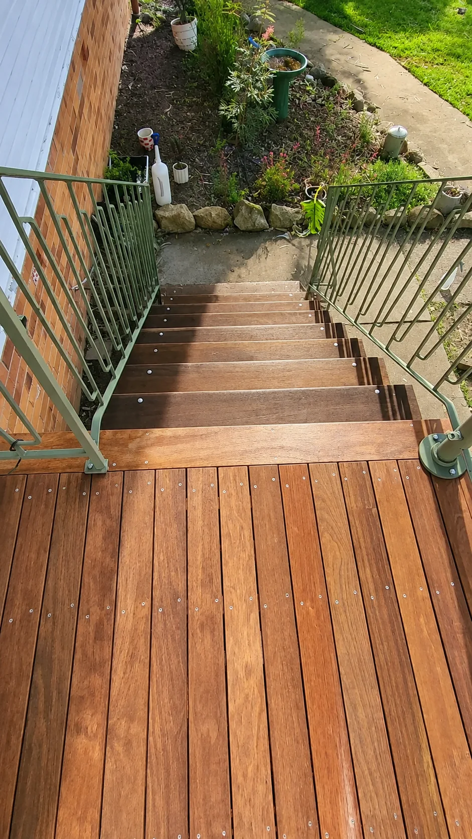 Finished deck & external stairs at Bramcote Street